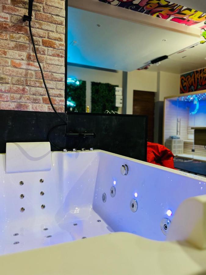 Capsule Street Art - Sauna- Jacuzzi - Playstation 5 - Billard - Netflix - Home Cinema - Terrasse دويه المظهر الخارجي الصورة